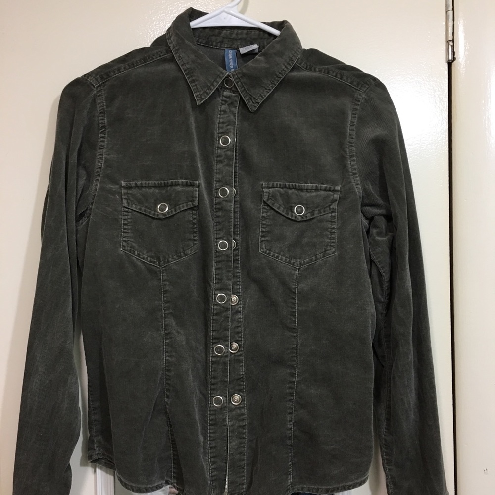 Lightweight corduroy snap shirt